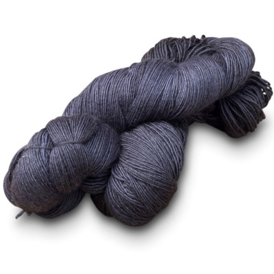 Manos Silk Blend Fino - 100gm										 - 427 Mourning